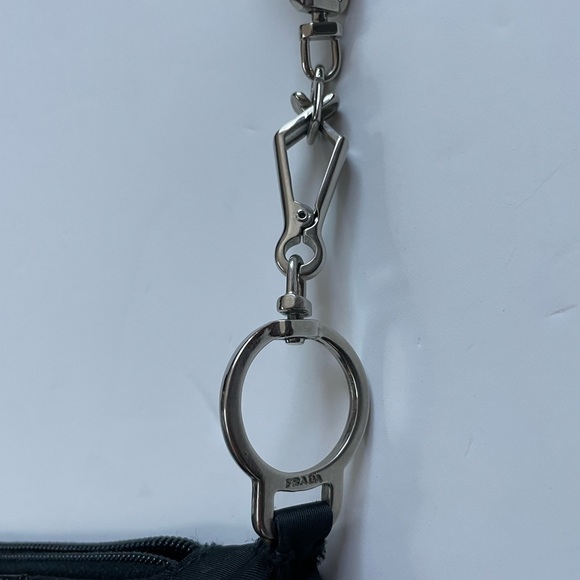 [SOLD]RARE FW2000 VINTAGE PRADA NERO QUILTED NYLON SHOULDER BAG WITH LEATHER TRM - Picture 7 of 12